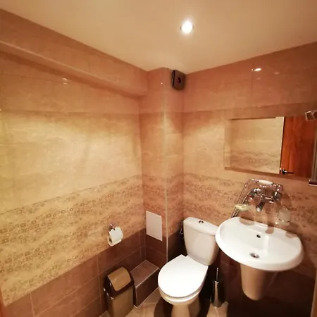 Ali Baba I 40 Razboinika Guest house