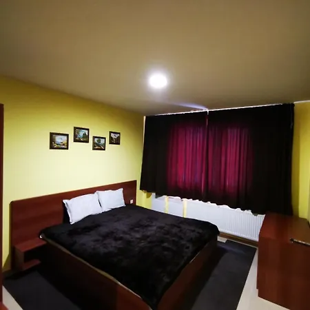 Ali Baba I 40 Razboinika Guest house